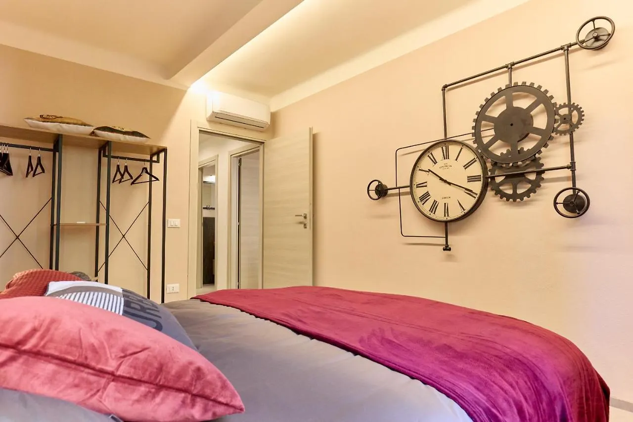 Industrial Apartment In The Heart Of San Miniato